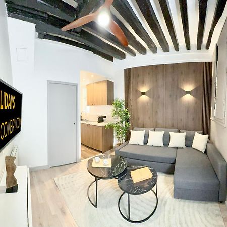 Chic Louvre Apartment Париж Екстериор снимка