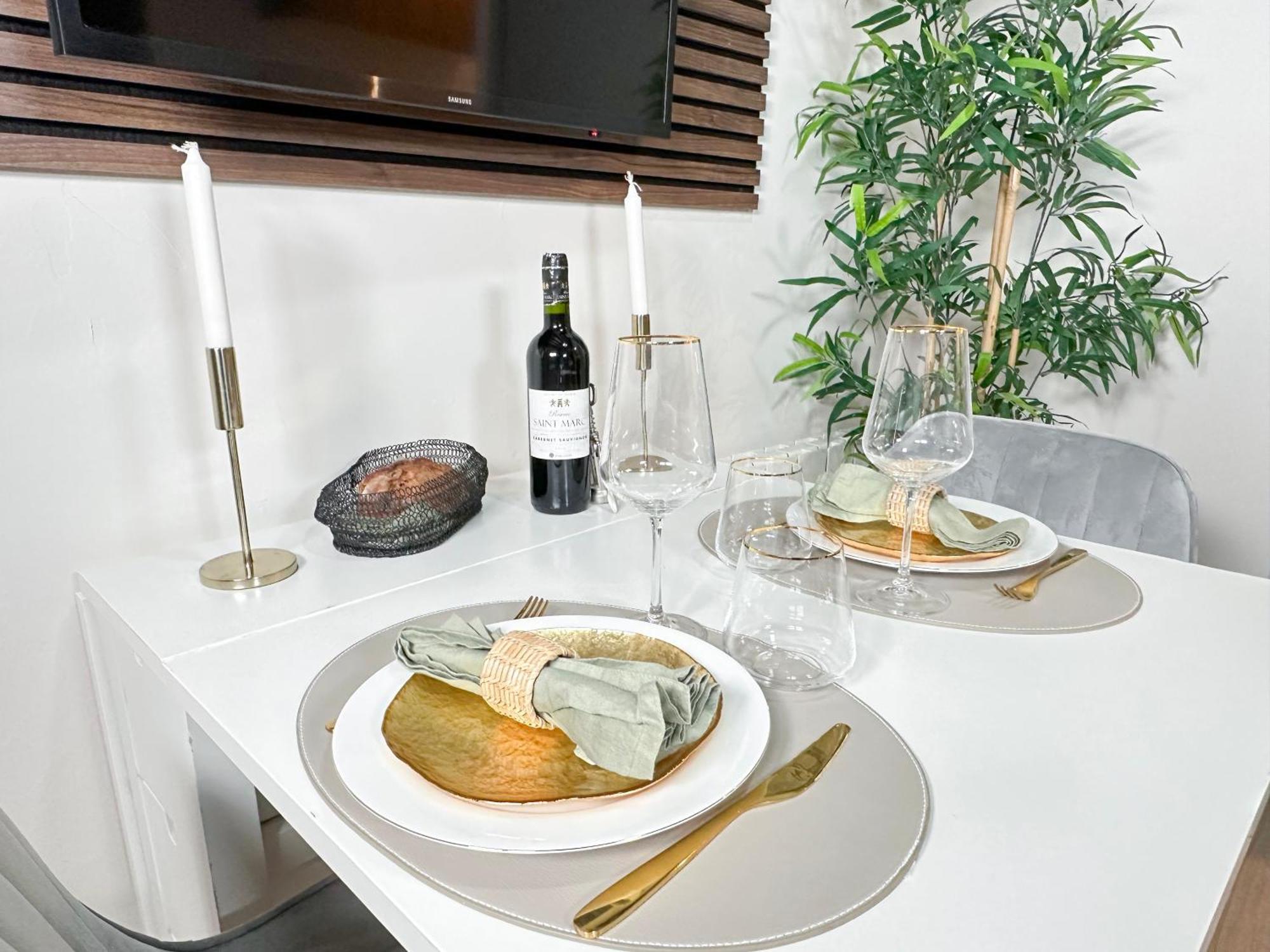 Chic Louvre Apartment Париж Екстериор снимка
