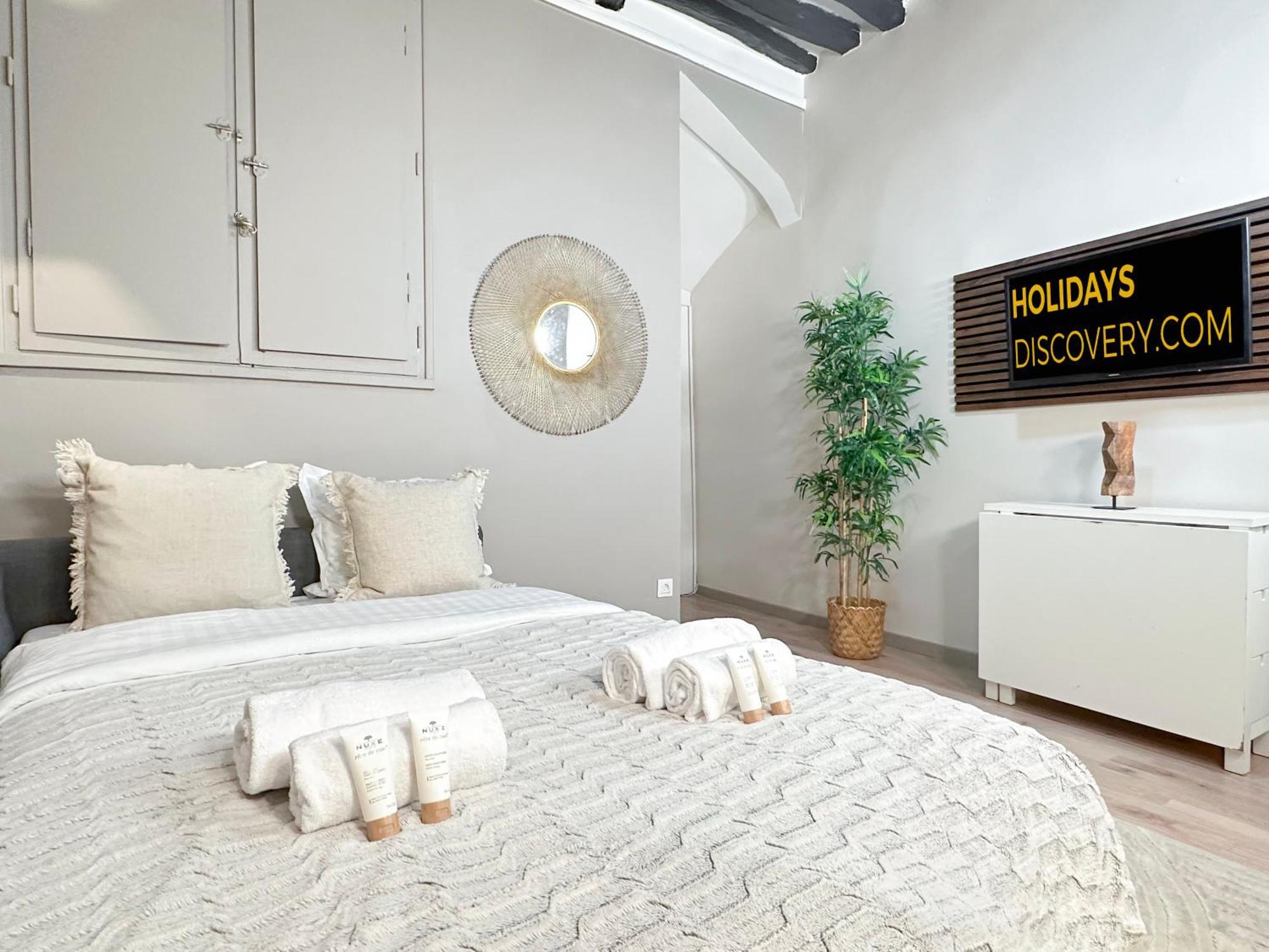 Chic Louvre Apartment Париж Екстериор снимка