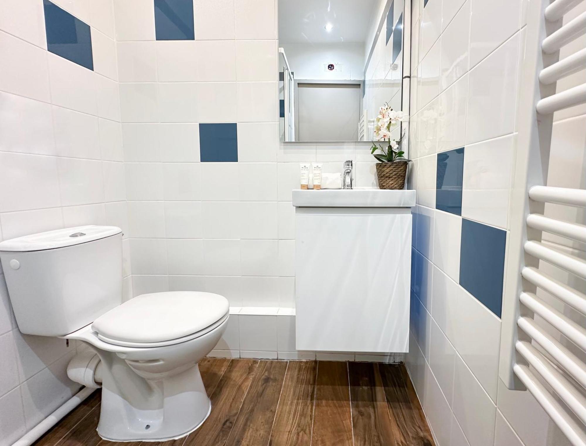 Chic Louvre Apartment Париж Екстериор снимка